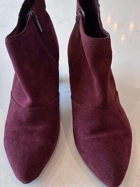 Kenneth Cole Reaction Women's Burgundy Suede Ankle Booties